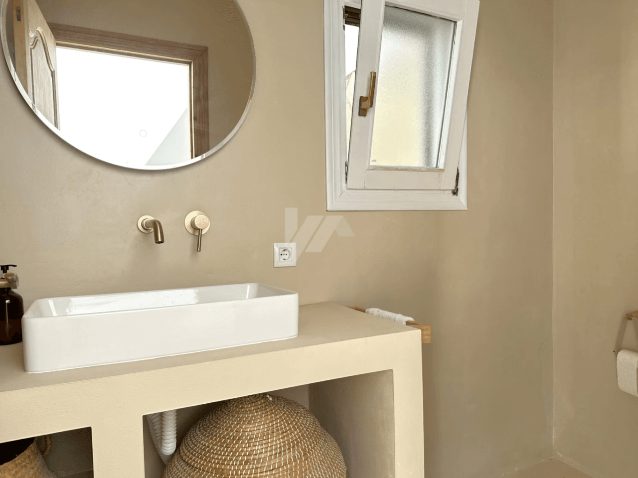 Villa Mediterránea Renovada con Encanto Ibicenco en Benitachell.