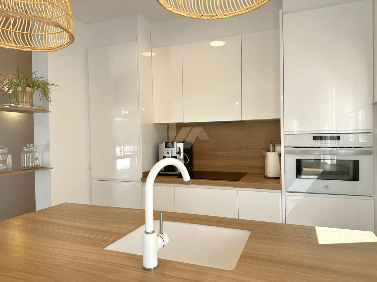 Villa Mediterránea Renovada con Encanto Ibicenco en Benitachell.